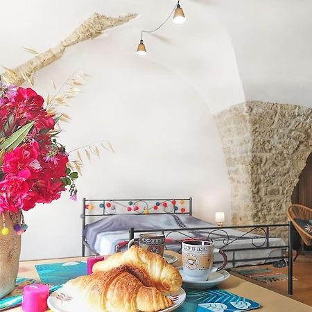 Pour Les Amoureux Des Vieilles Pierres Poussan Extérieur photo