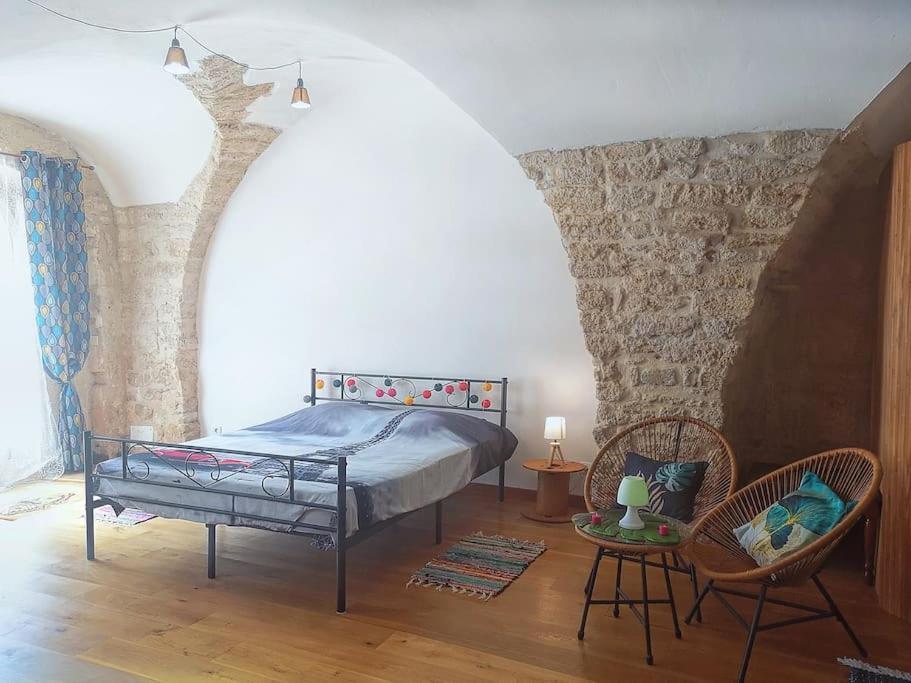 Pour Les Amoureux Des Vieilles Pierres Poussan Extérieur photo