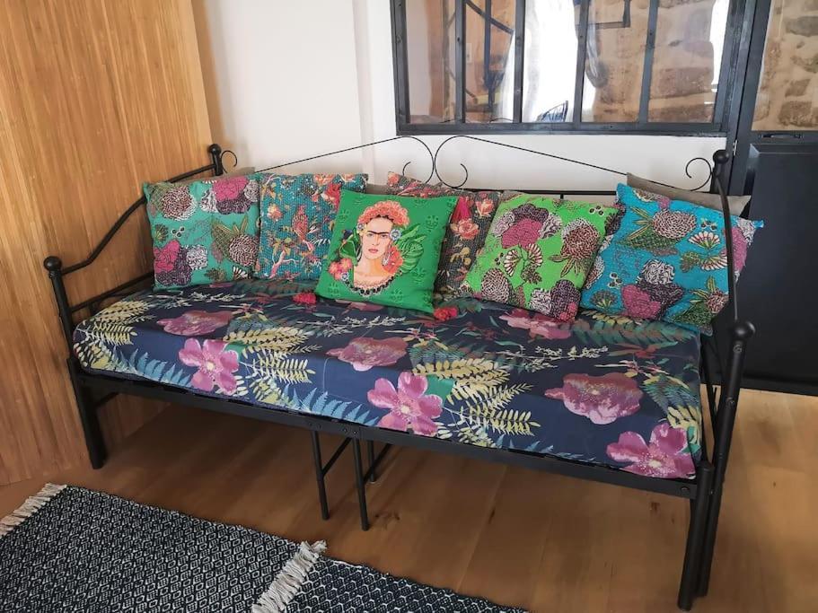 Pour Les Amoureux Des Vieilles Pierres Poussan Extérieur photo
