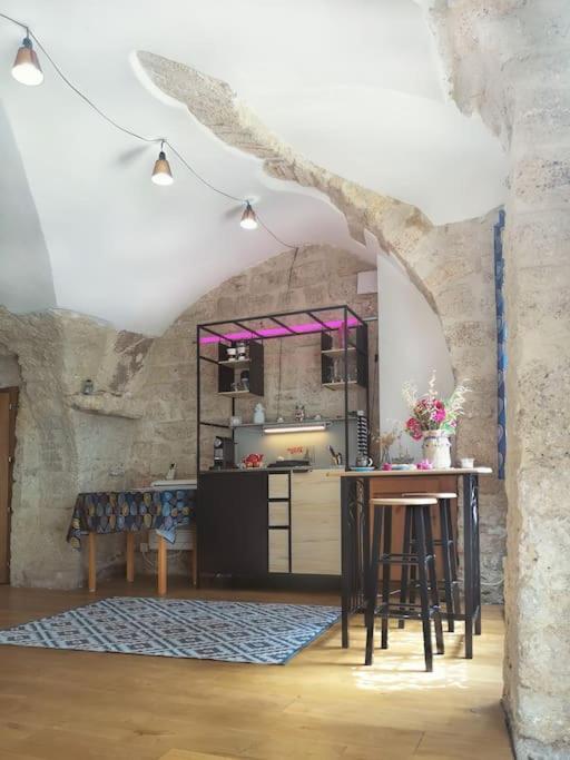 Pour Les Amoureux Des Vieilles Pierres Poussan Extérieur photo